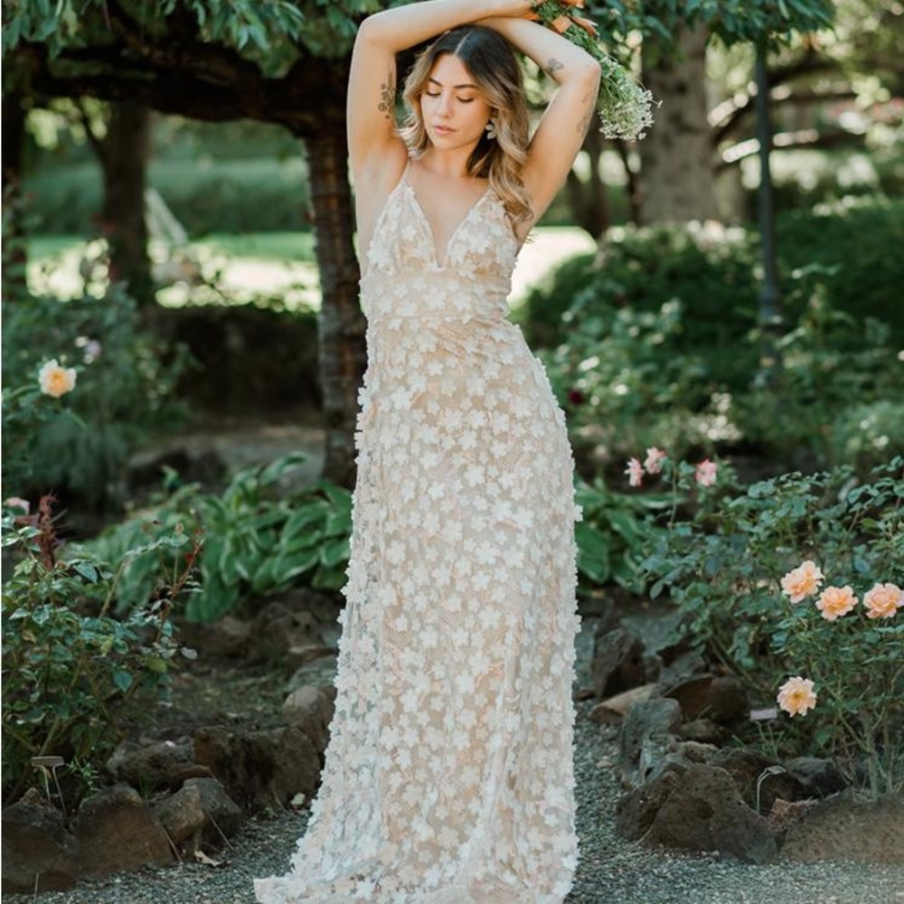 Confete Simone 3D Floral Maxi Dress